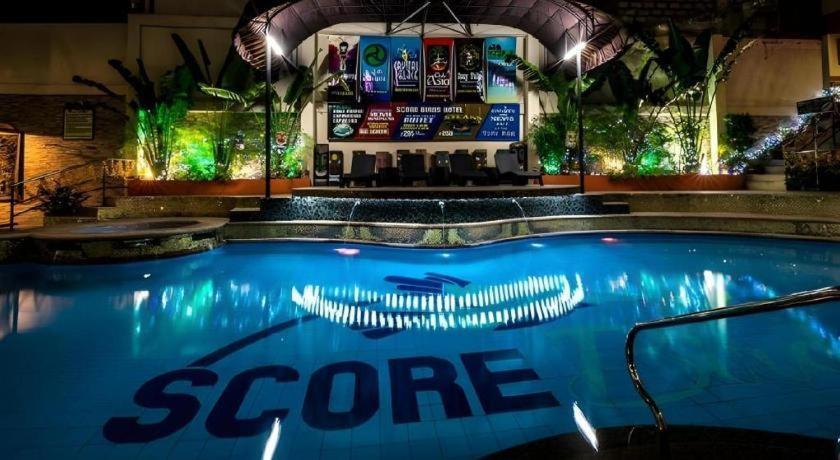 Score Birds Hotel Angeles Exterior photo